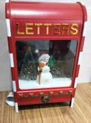 Świąteczna skrzynka pocztowa efekt rozpylania śniegu, z melodią