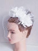 Ivory woalka, fascynator ivory z woalką, toczek 