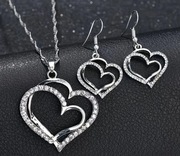 Komplet biżuterii serce naszyjnik wisiorek kolczyki + pudełko KPL46