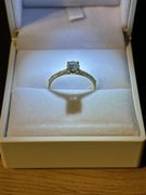 Złoty pierścionek z diamentami oraz certyfikatem