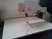 Krajarka taśmowa krawiecka.