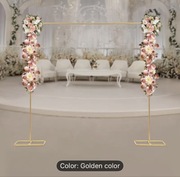 Zloty metalowy łuk na dekoracje 2x2m