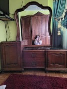 Toaletka w stylu ludwikowskim