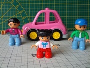 Lego Duplo auto różowe + 3 figurki: mama, tata, dziecko