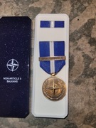 oryginalny medal NATO  - z pudełkiem i baretką  
