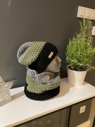 Czapka  i komin  robiona na szydelku