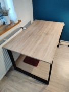 Duże biurko 130x80x75 - zadbane, dąb jasny sonoma, uchwyty na kable