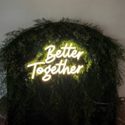 Ledon Better Together, napis led, jak neon