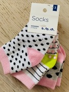 Skarpetki 3 pary 3 m-ce Rozmiar:12/14 5.10.15 antypoślizgowe kropki paski