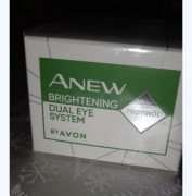 Anew Dual Eye System rozjaśniający krem pod oczy przeciw cieniom