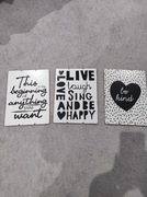 Zestaw trzech ozdobnych tabliczek naściennych