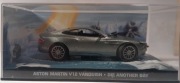 Diorama Aston Martin V12 VANQUISH, kolekcja 007 Jamesa Bonda 1:43