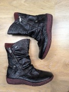 Czarne zapinane na zamek kozaki remonte 40