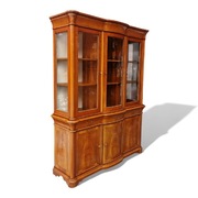 Przepiękna witryna orzechowa. Włochy.