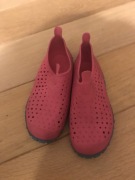 Buty do pływania, na plażę, do nurkowania, na basen.