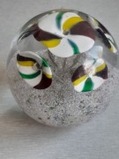 Art deco szklo kwiaty przycisk do papieru