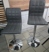 Sprzedam 2 hokery. Stan idealny