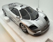 Mclaren F1 1:18 LCD