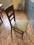Krzesła drewniane tapicerowane