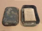 Niemiecka mydelniczka z mydłem R.I.F.