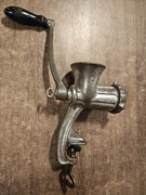 Stara solidna maszynka do mięsa