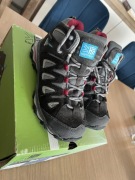 Buty trekingowe marki KARRIMOR