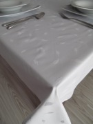 Biały Obrus z bawełny satynowej Listki 120 x 180