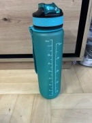 Butelka na wodę. Nowa 1L