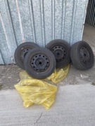 Koła z oponami zimowymi 185/60R15 (Suzuki Swift) bez czujników