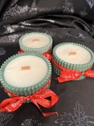 ręcznie robiona świeca sojowa o zapachu świąt noworocznych