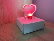 Świecące serce z pozytywną energią 