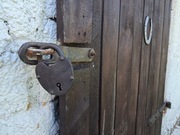 Stara przedwojenna duża kłódka