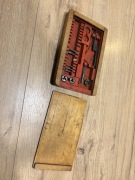 Organizer pudełko drewniane na narzynki i gwintowniki precyzyjne