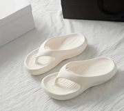 Białe japonki na wyższej podeszwie rozm. 36-37 nowe