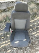 Fotel Kierowcy Opel Zafira B z podłotkietnikiem ładny Europa