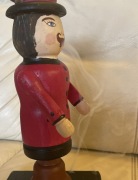 Ludzik 28cm ,który pyka zapachem kadzidła