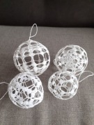 BOMBKI SZYDEŁKOWE RĘCZNIE ROBIONE 4 szt (10) 