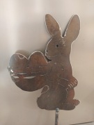 Zając wielkanocny duży 40 cm  naturalny rdzay lakierowany