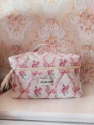 Duża kosmetyczka pojemna - kuferek wstążki