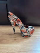 Wysokie buty na słupku seksowne na platformie kwiaty r. 36