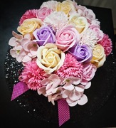 Flowerbox welurowy Kwiaty mydlane pachnące urodziny dzień babci i dziadka