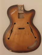 Gitara basowa Defil Mambo - pudło