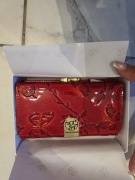 Sredni damski portfel