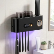 Sterylizujący uchwyt na szczoteczki do zębów