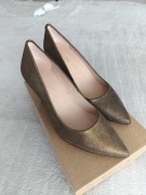 Czółenka skórzane unisa Tola old gold 39 