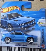Maserati Shamal marki Hot Wheels w jasnoniebieskim lakierze 