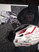 Kask cross/enduro Rękawiczki cross/enduro