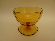 Owocarka, bomboniera, pucharek Art Deco, szkło PRL, szkło miodowe vintage