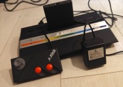 Atari 2600 junior zestaw: konsola, pad, gry, flash kartridż, zasilacz, rf