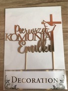 Toper komunijny z napisem „PIERWSZA KOMUNIA EMILKI”